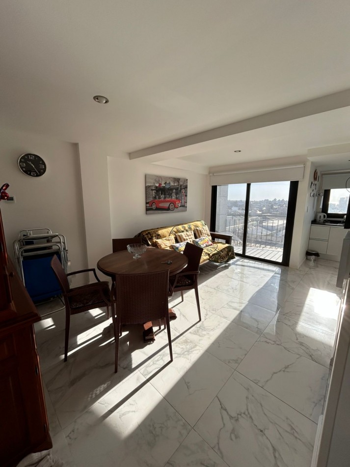 VENTA DEPARTAMENTO 2 AMBIENTES CON COCHERA MAIPU Y SALTA 