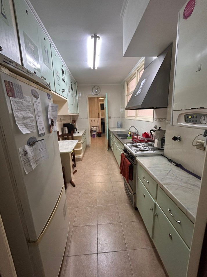 EXCELENTE DEPARTAMENTO DE 3 AMBIENTES CON DEPENDENCIA DE SERVICIO Y COCHERA- ZONA TORREON- VISTA PLENA AL  MAR