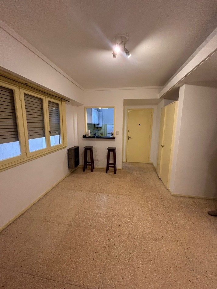VENTA DEPARTAMENTO DE 2 AMBIENTES EN CORRIENTES Y BOLIVAR 