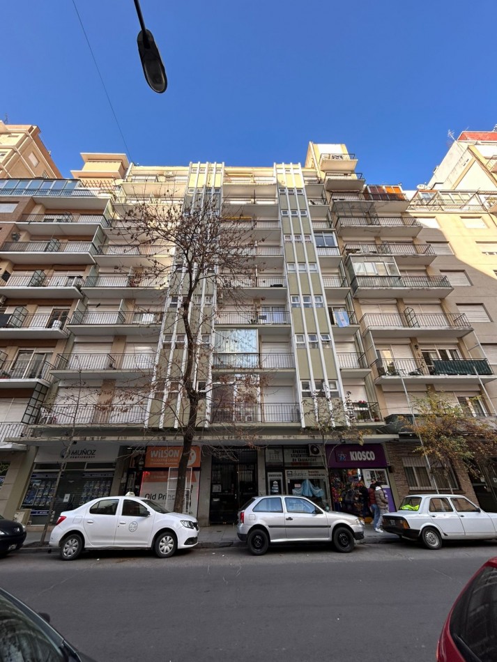 VENTA DEPARTAMENTO DE 2 AMBIENTES EN CORRIENTES Y BOLIVAR 