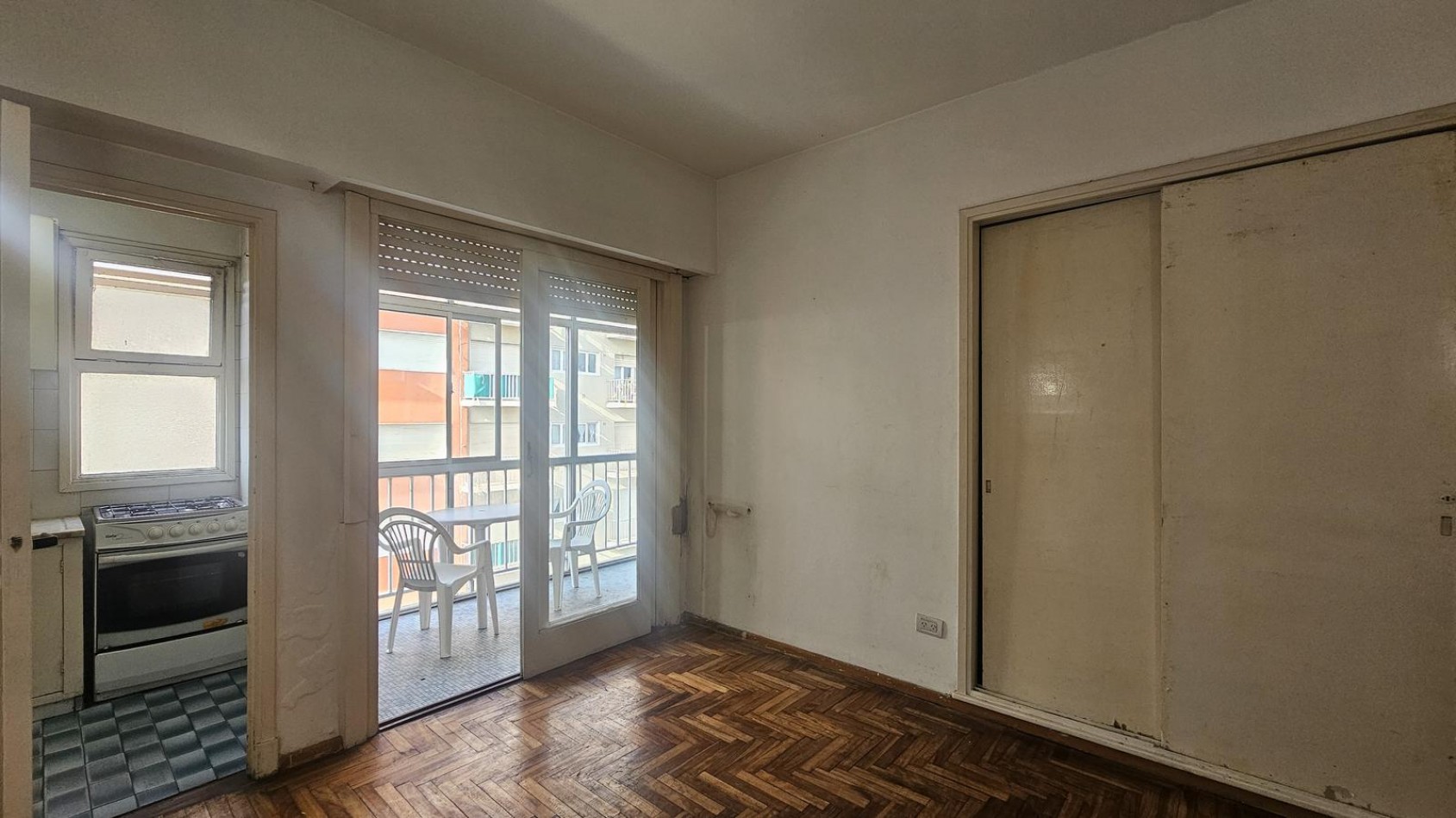 EXCELENTE CHALET A LA VENTA 3 AMBIENTES- MAS UN QUINCHO DE 60 METROS- FRUTALES- ESCUCHA OFERTA!!! PERMUTA POR MENOR VALOR