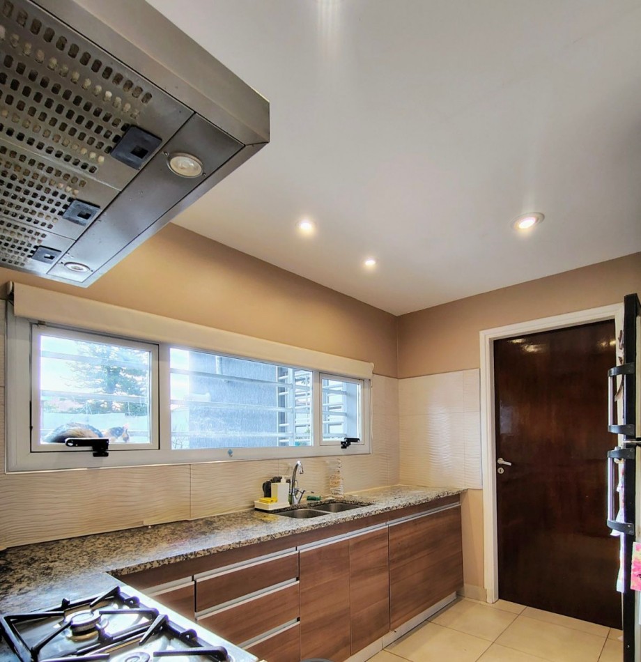 VENTA CASA DE 4 AMBIENTES A ESTRENAR EN DON BOSCO Y SANTA CRUZ 