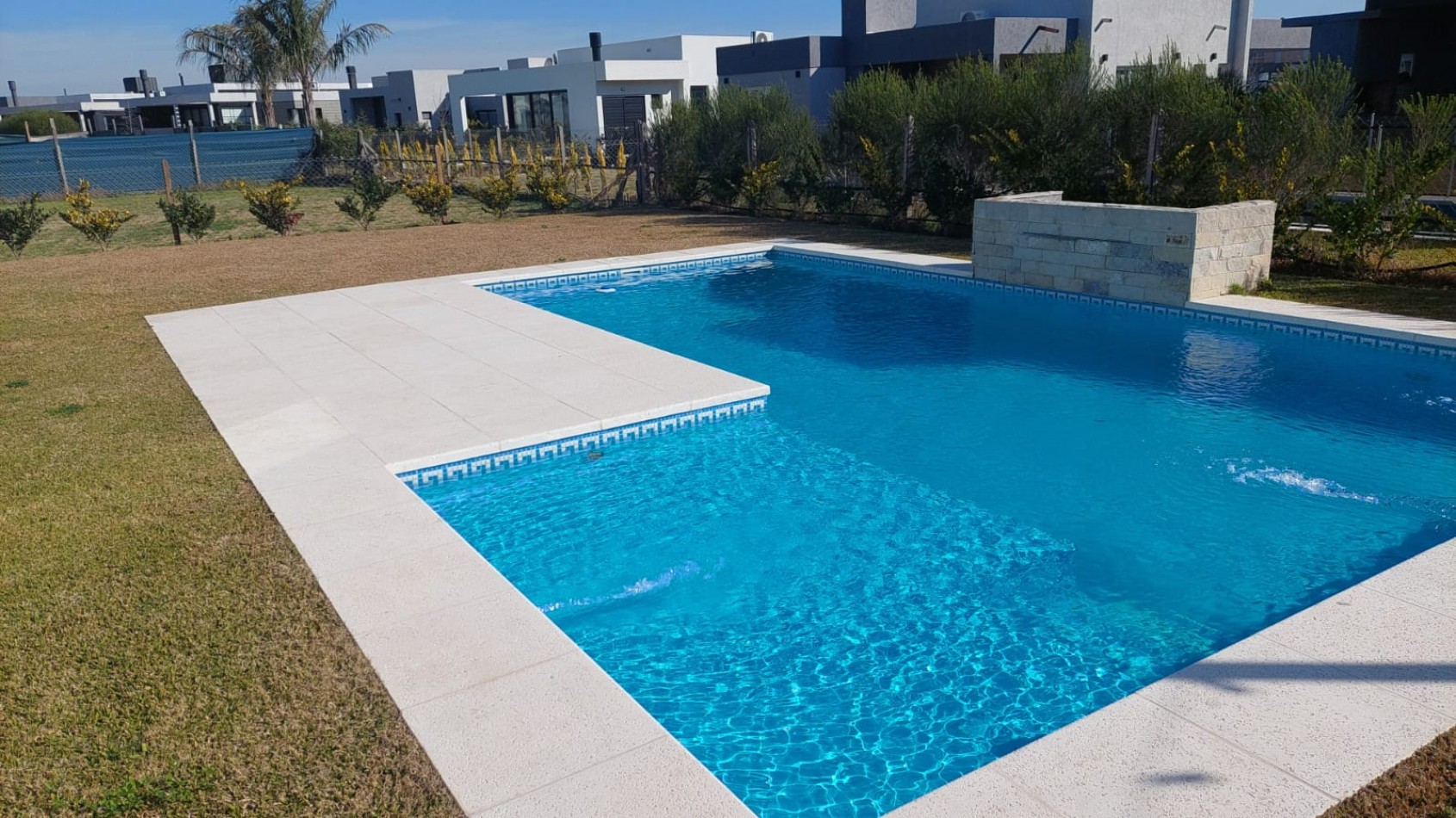 CASA EN VENTA EN EL BARRIO PRIVADO SAN FELIPE (EZEIZA- 4 AMBIENTES