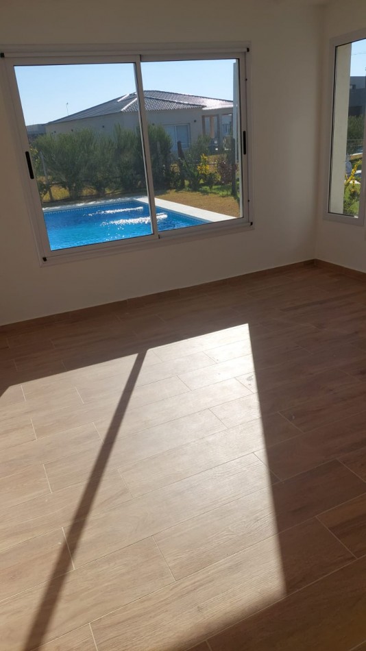 CASA EN VENTA EN EL BARRIO PRIVADO SAN FELIPE (EZEIZA- 4 AMBIENTES