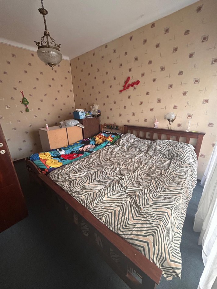 VENTA CHALET DE 3 AMBIENTES EN CASTELLI Y ESPAÑA 