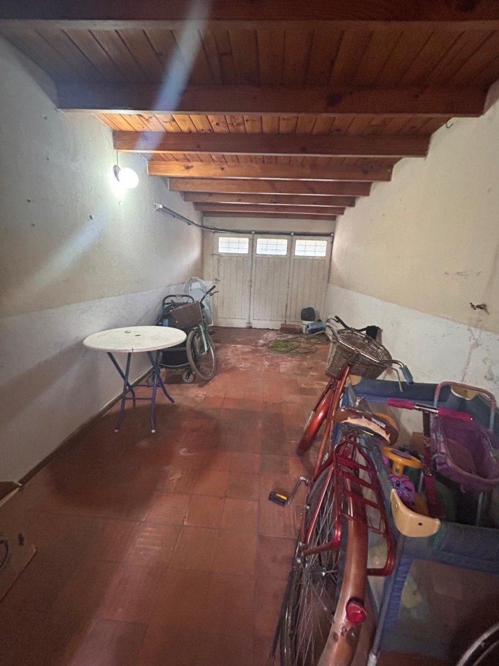 VENTA CHALET DE 3 AMBIENTES EN CASTELLI Y ESPAÑA 