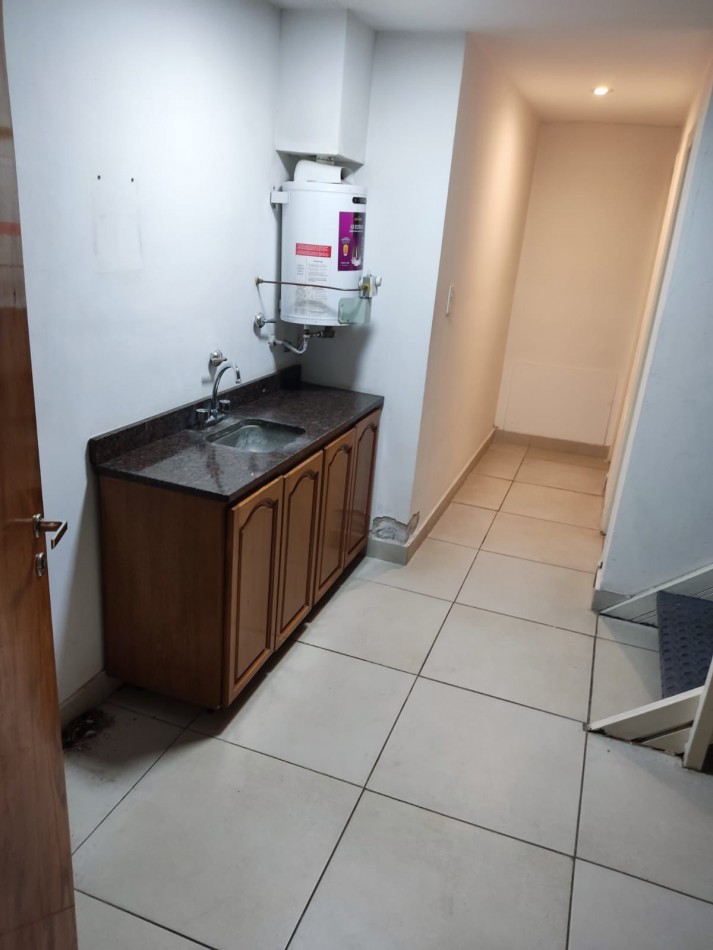 VENTA LOCAL DE 100 METROS EN SALTA Y 9 DE JULIO