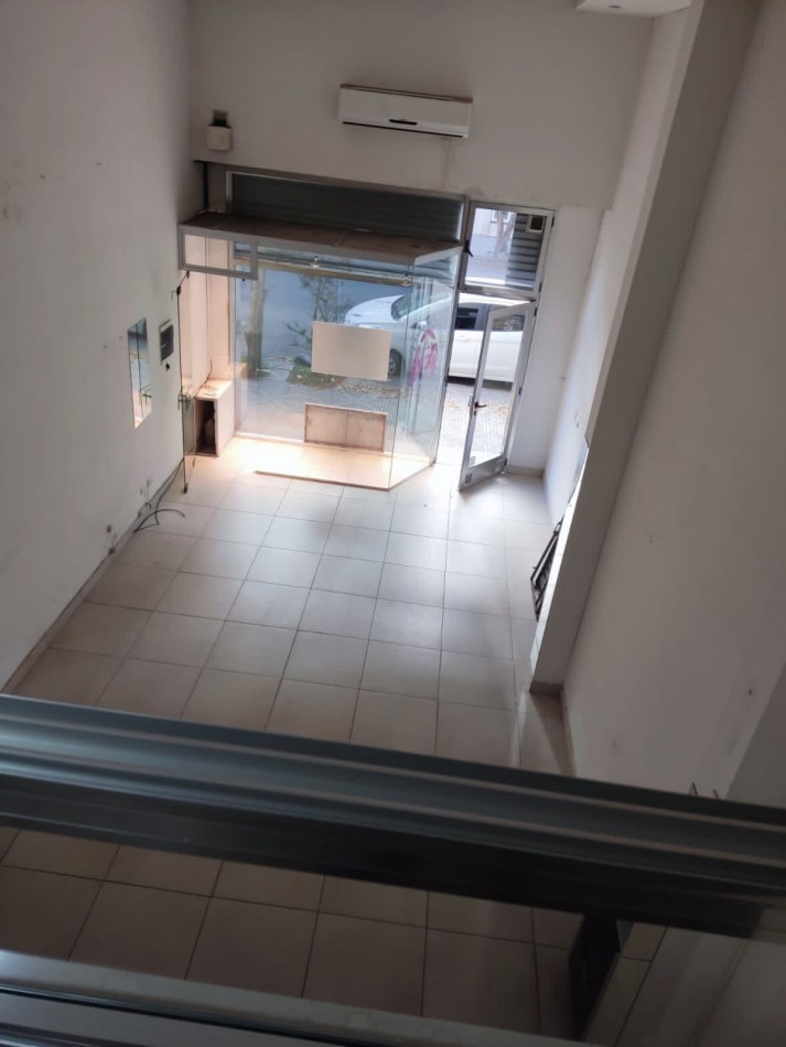 VENTA LOCAL DE 100 METROS EN SALTA Y 9 DE JULIO