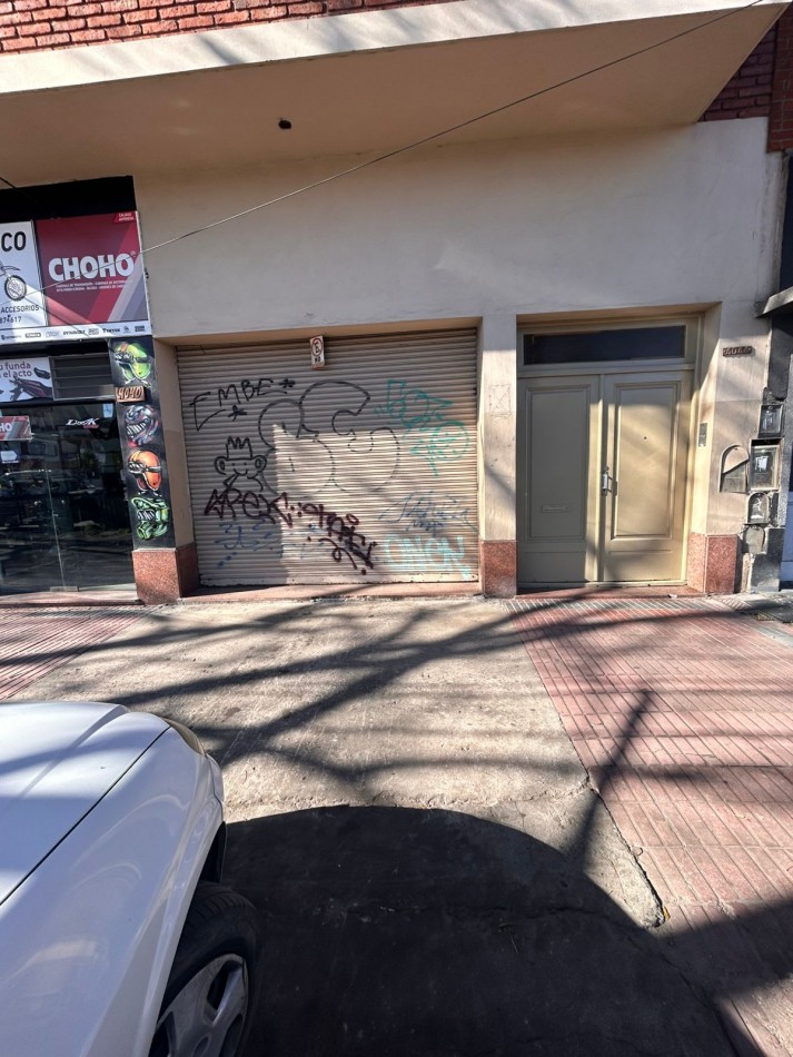 ALQUILER GALPON DE 570 METROS EN INDEPENDENCIA Y ALMAFUERTE 