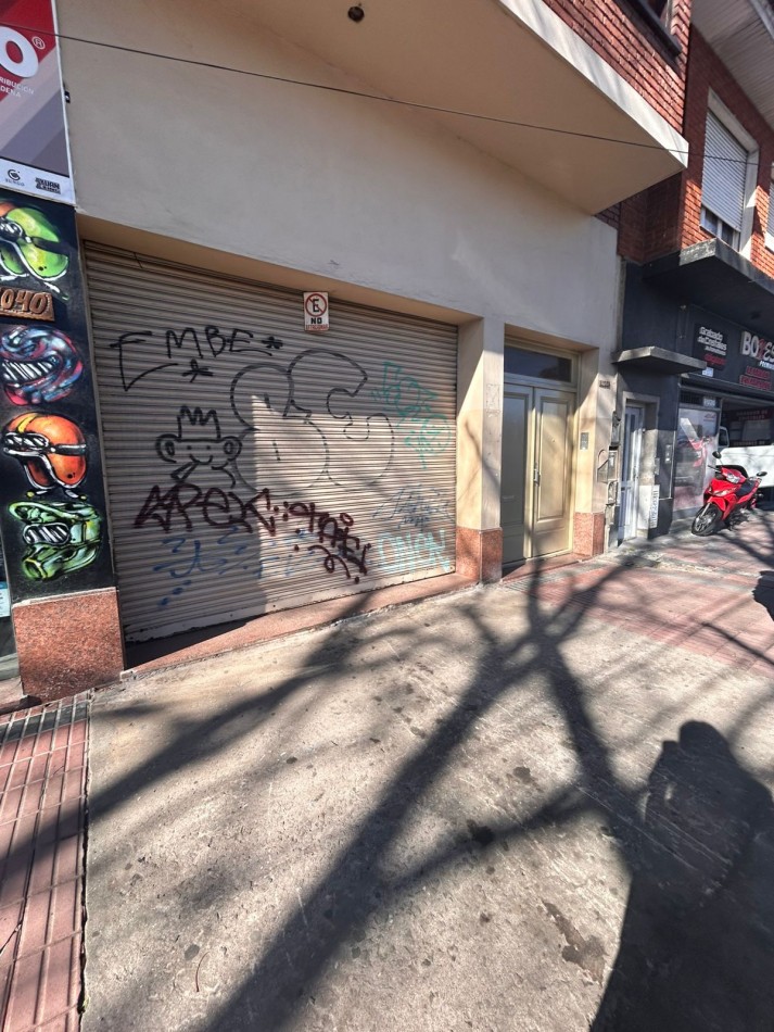 ALQUILER GALPON DE 570 METROS EN INDEPENDENCIA Y ALMAFUERTE 