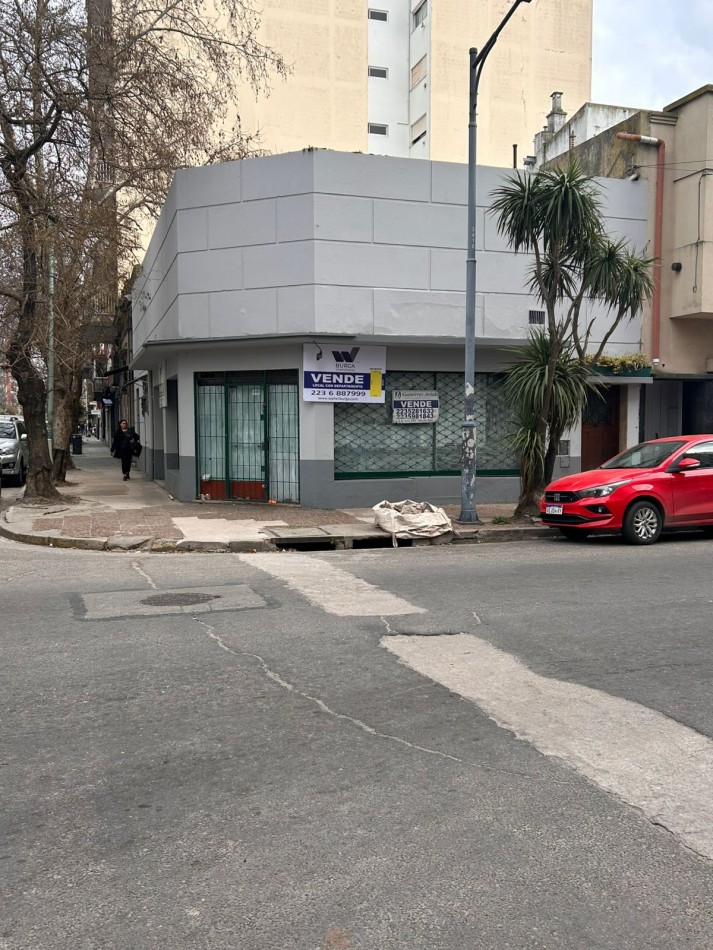 VENTA LOCAL DE 150 METROS EN SAN MARTIN Y JUJUY 