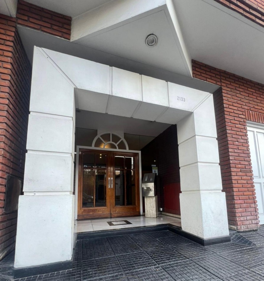  VENTA DEPARTAMENTO DE 4 AMBIENTES - SEMIPISO CON BALCON Y DEPENDENCIA A METROS DE PLAZA MITRE