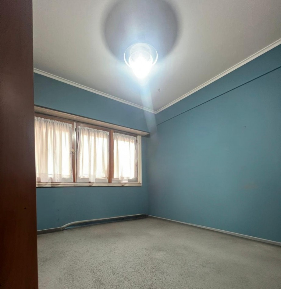  VENTA DEPARTAMENTO DE 4 AMBIENTES - SEMIPISO CON BALCON Y DEPENDENCIA A METROS DE PLAZA MITRE