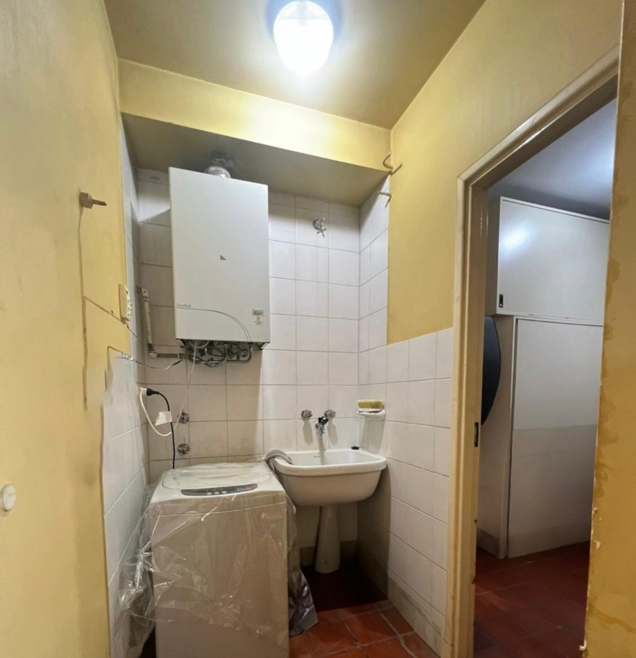  VENTA DEPARTAMENTO DE 4 AMBIENTES - SEMIPISO CON BALCON Y DEPENDENCIA A METROS DE PLAZA MITRE