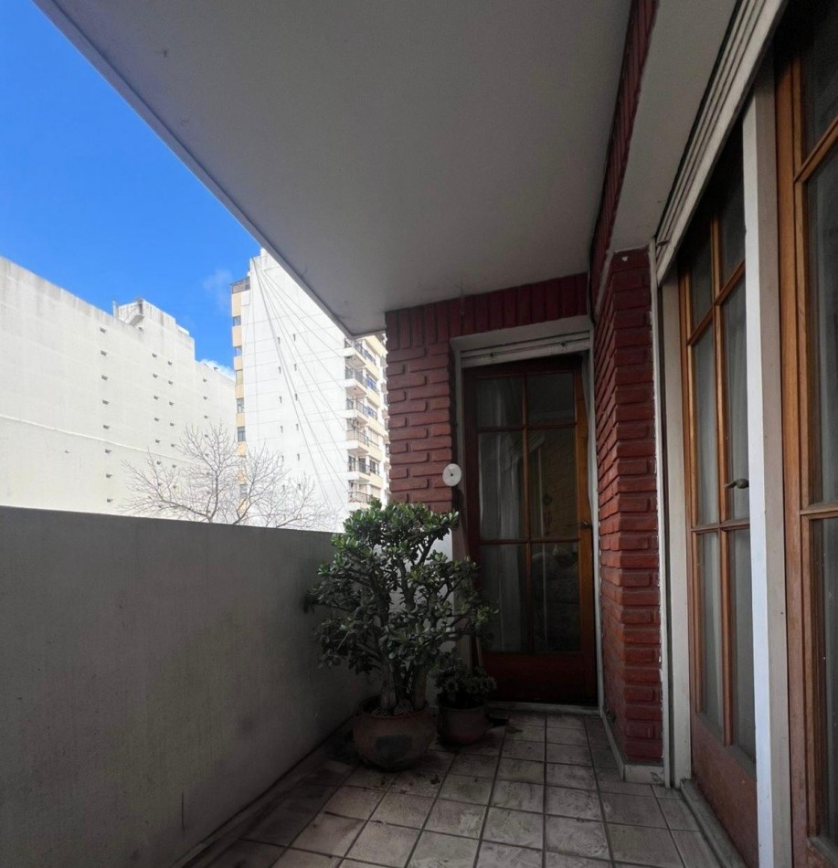  VENTA DEPARTAMENTO DE 4 AMBIENTES - SEMIPISO CON BALCON Y DEPENDENCIA A METROS DE PLAZA MITRE