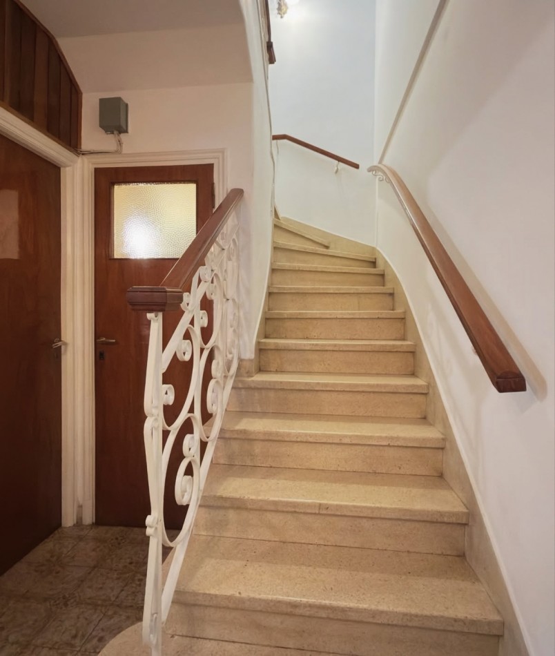 VENTA CHALET DE 5 AMBIENTES EN 9 DE JULIO Y TOMAS GUIDO 