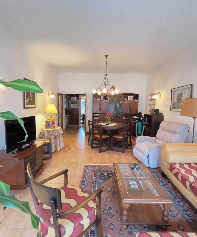 VENTA CHALET DE 5 AMBIENTES EN 9 DE JULIO Y TOMAS GUIDO 