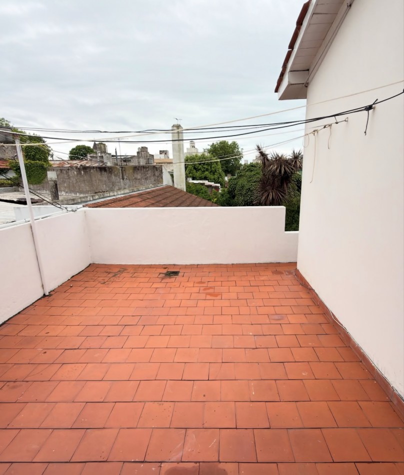 VENTA CHALET DE 5 AMBIENTES EN 9 DE JULIO Y TOMAS GUIDO 