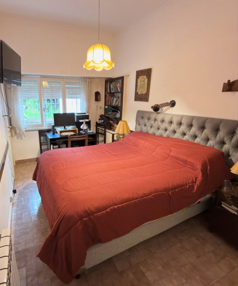 VENTA CHALET DE 5 AMBIENTES EN 9 DE JULIO Y TOMAS GUIDO 