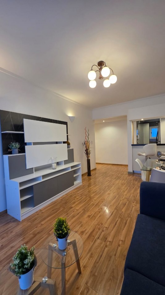 VENDO EXCELENTE 3 AMBIENTES. PLAZA MITRE- CON COCHERA