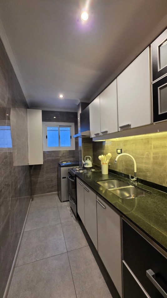 VENDO EXCELENTE 3 AMBIENTES. PLAZA MITRE- CON COCHERA