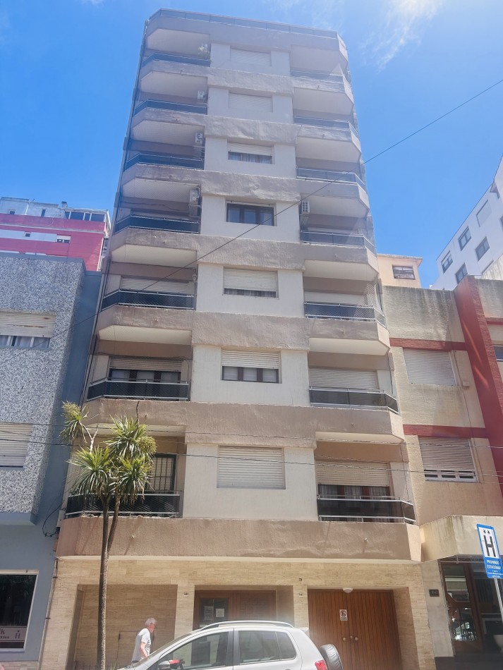 VENTA DEPARTAMENTO DE 2 AMBIENTES EN LA RIOJA Y LIBERTAD 