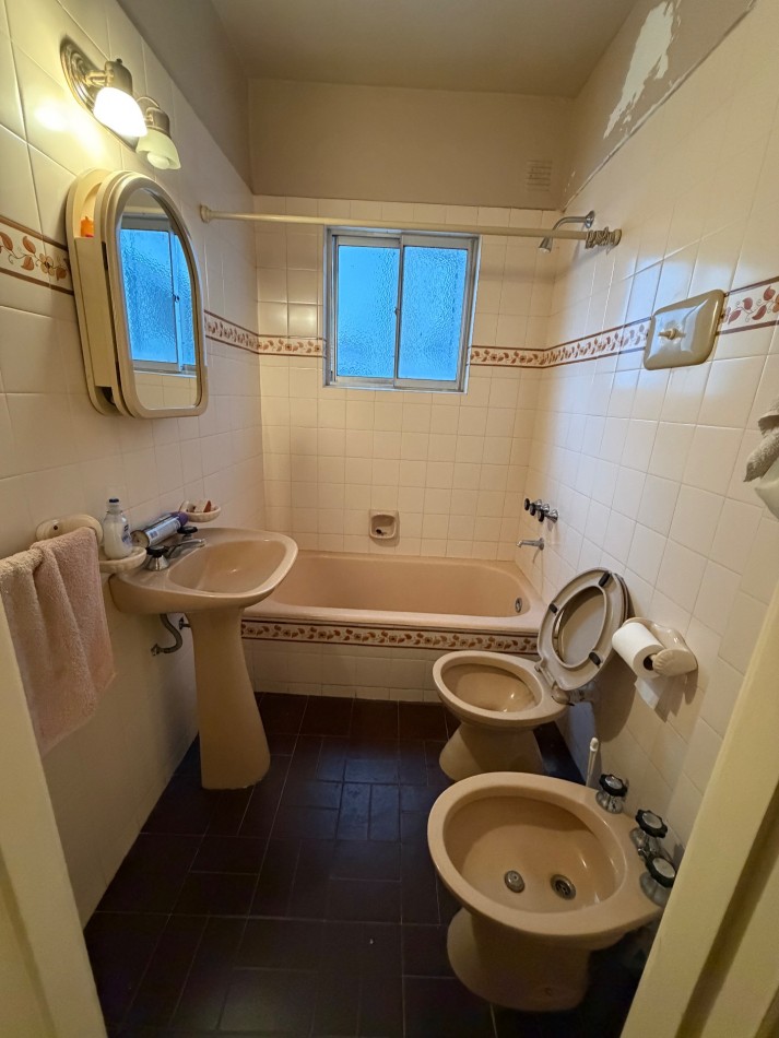 VENTA DEPARTAMENTO DE 4 AMBIENTES EN LURO Y SALTA 