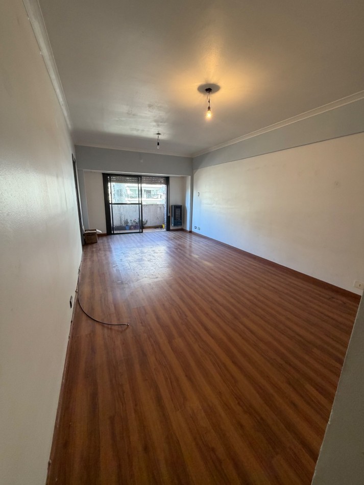 VENTA DEPARTAMENTO DE 3 AMBIENTES EN INDEPENDENCIA Y LIBERTAD