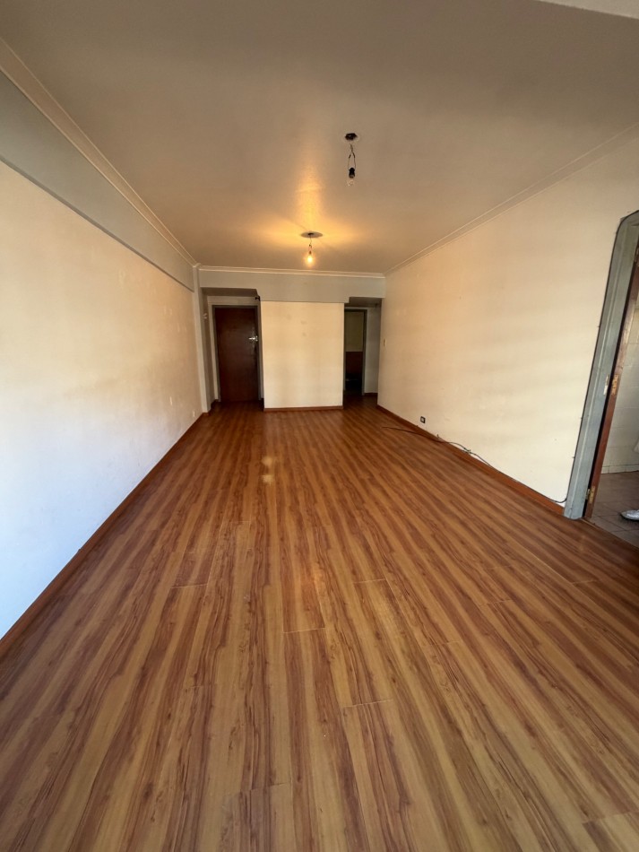 VENTA DEPARTAMENTO DE 3 AMBIENTES EN INDEPENDENCIA Y LIBERTAD