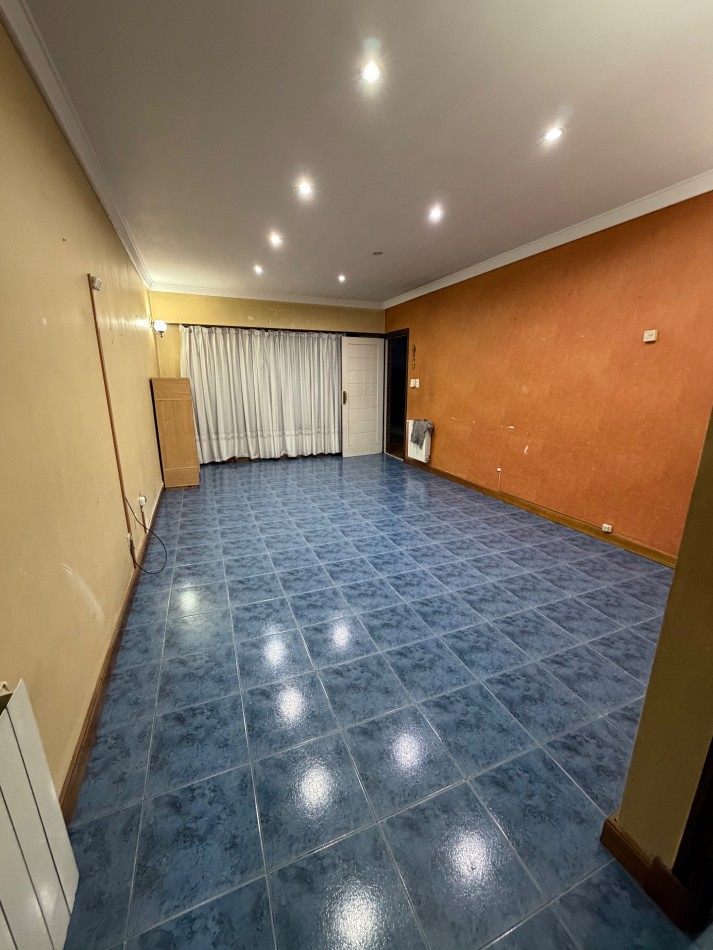 VENTA CASA DE 3 AMBIENTES EN NAPOLES AL 6600