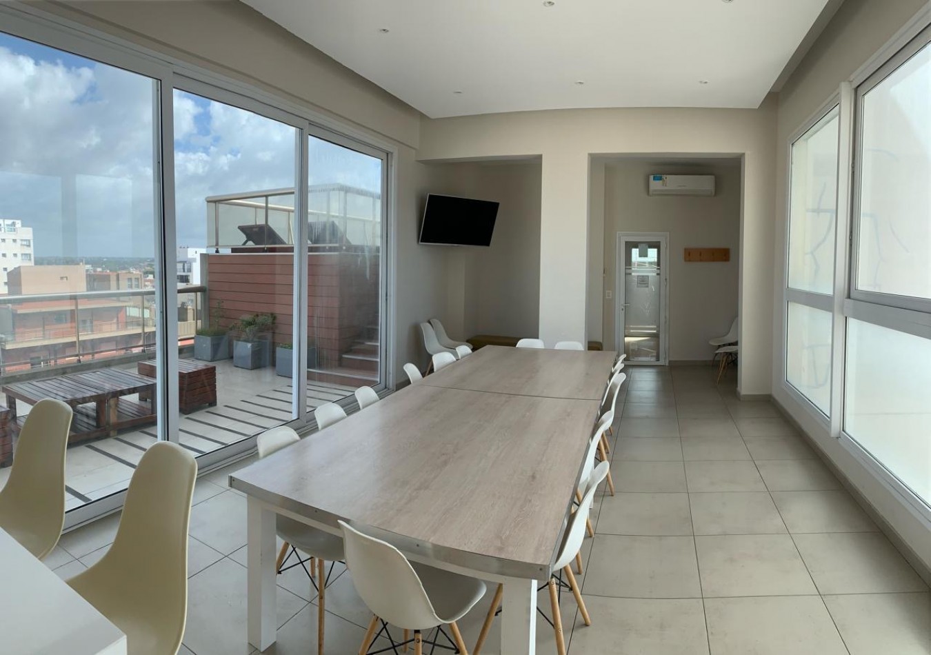 VENTA DEPARTAMENTO DE 2 AMBIENTES EN INDEPENDENCIA Y AYACUCHO 