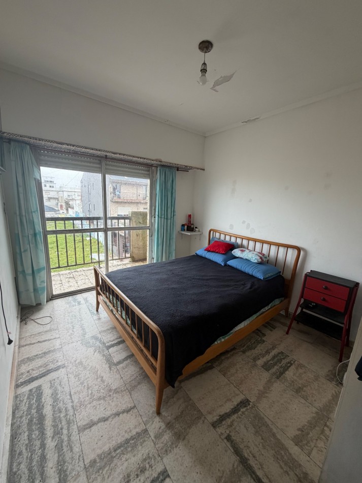 VENTA DEPARTAMENTO DE 4 AMBIENTES EN ESTRADA Y LA COSTA 
