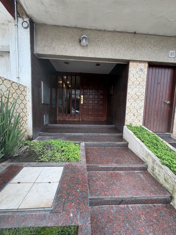 VENTA DEPARTAMENTO DE 4 AMBIENTES EN ESTRADA Y LA COSTA 