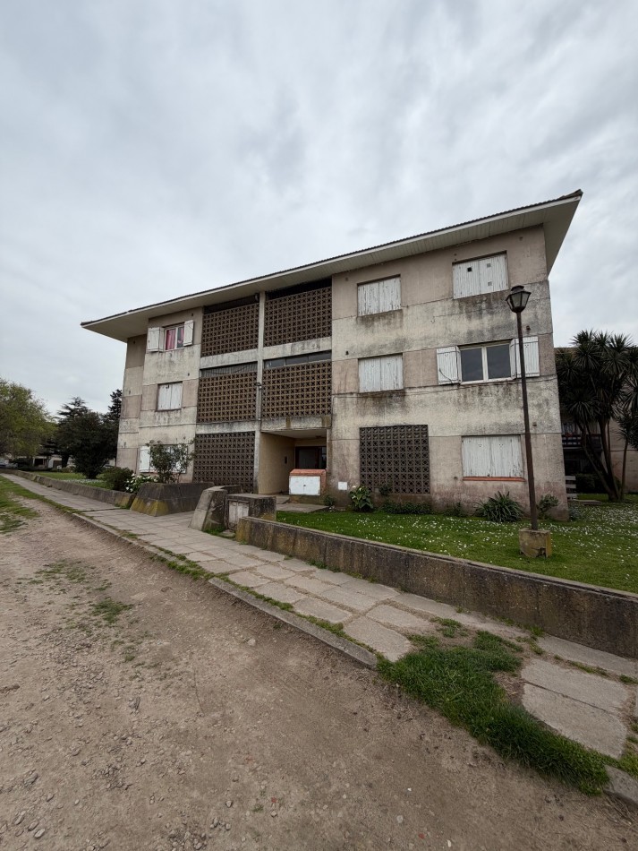 Venta departamento de 3 ambientes en Ayacucho al 7100