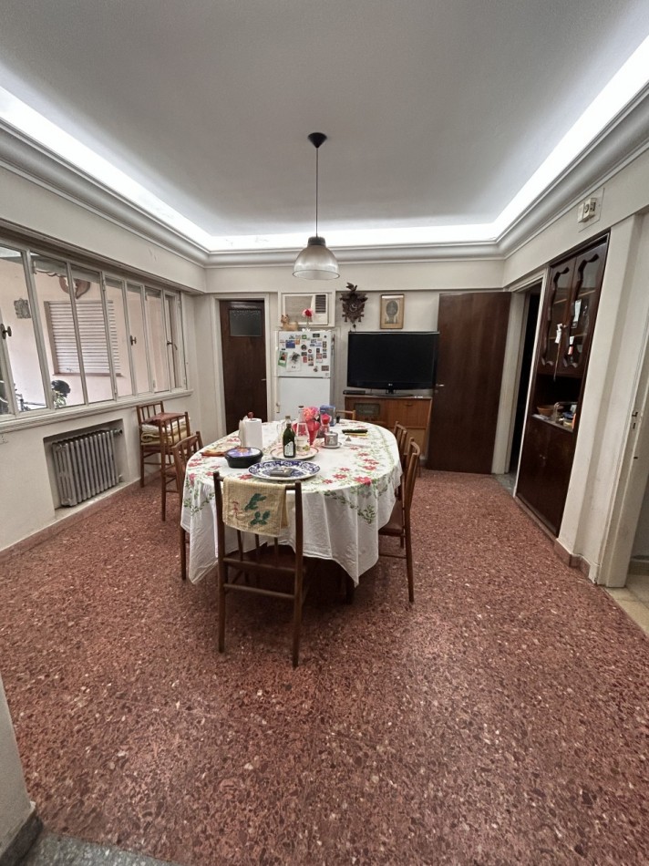 Venta Chalet de 5 ambientes en 9 de Julio y España 