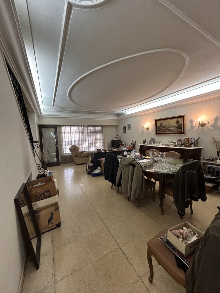 Venta Chalet de 5 ambientes en 9 de Julio y España 