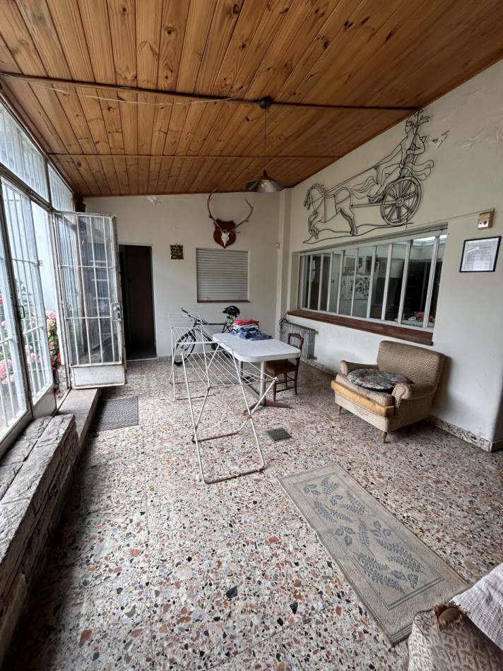 Venta Chalet de 5 ambientes en 9 de Julio y España 