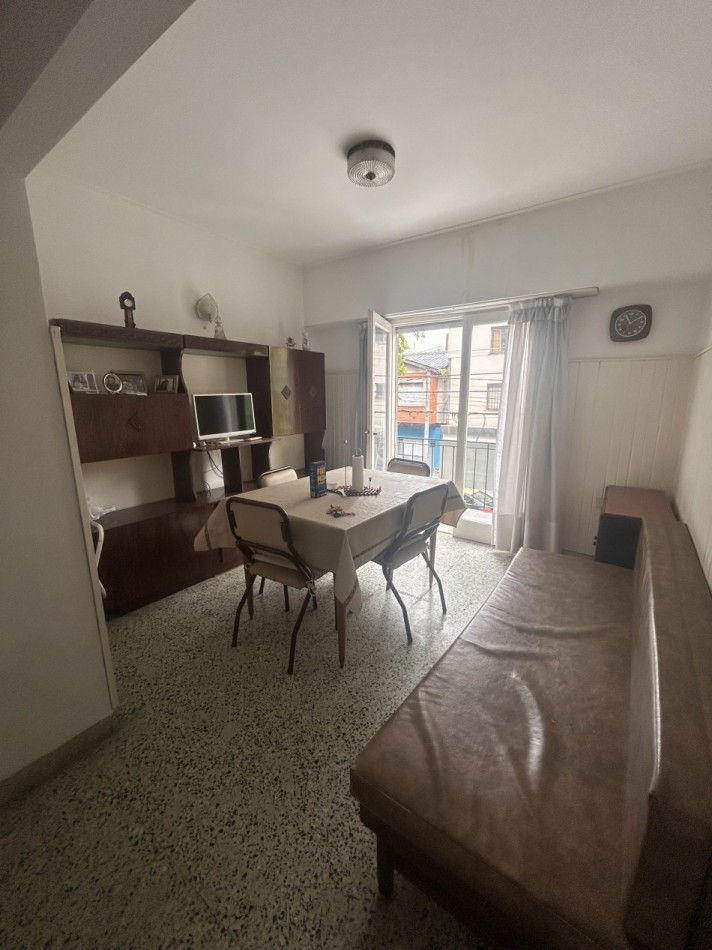 VENTA PH DE 3 AMBIENTES EN SALTA Y 3 DE FEBRERO 