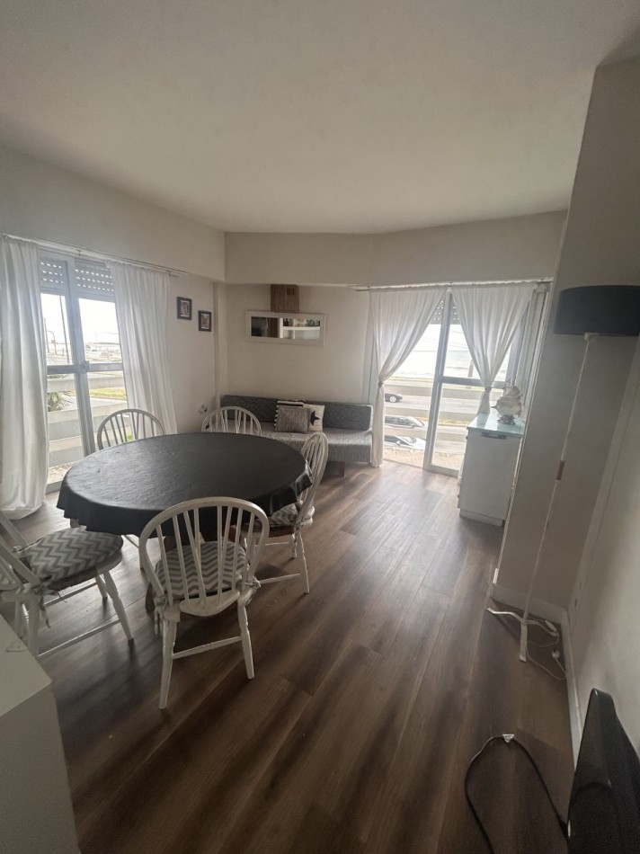 Venta departamento de 2 ambientes con vista al mar y cochera en Felix U Camet esquina Aguirre