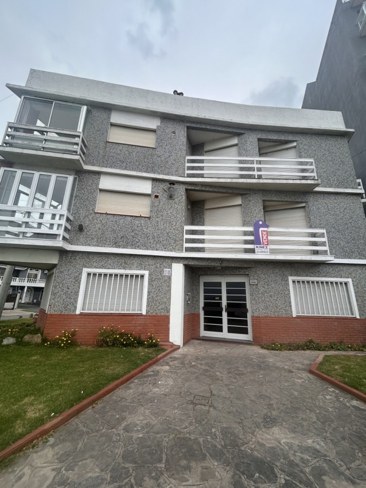 Venta departamento de 2 ambientes con vista al mar y cochera en Felix U Camet esquina Aguirre