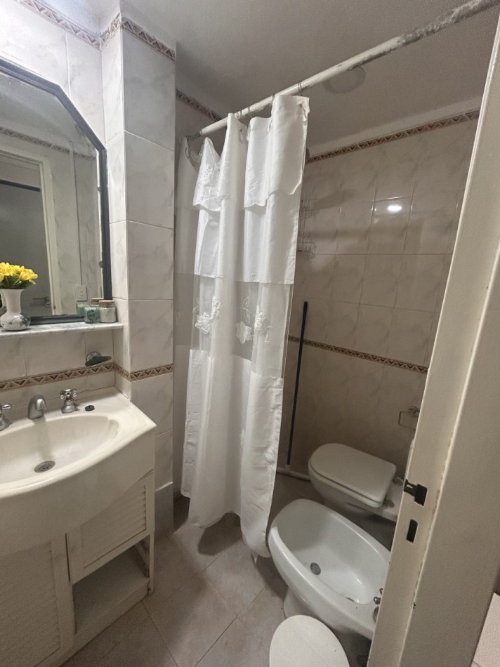 Venta departamento de 2 ambientes con vista al mar y cochera en Felix U Camet esquina Aguirre