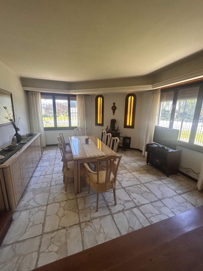 Venta casa de 3 ambientes con dependencia en Cataluña y Torres de Vera y Aragon