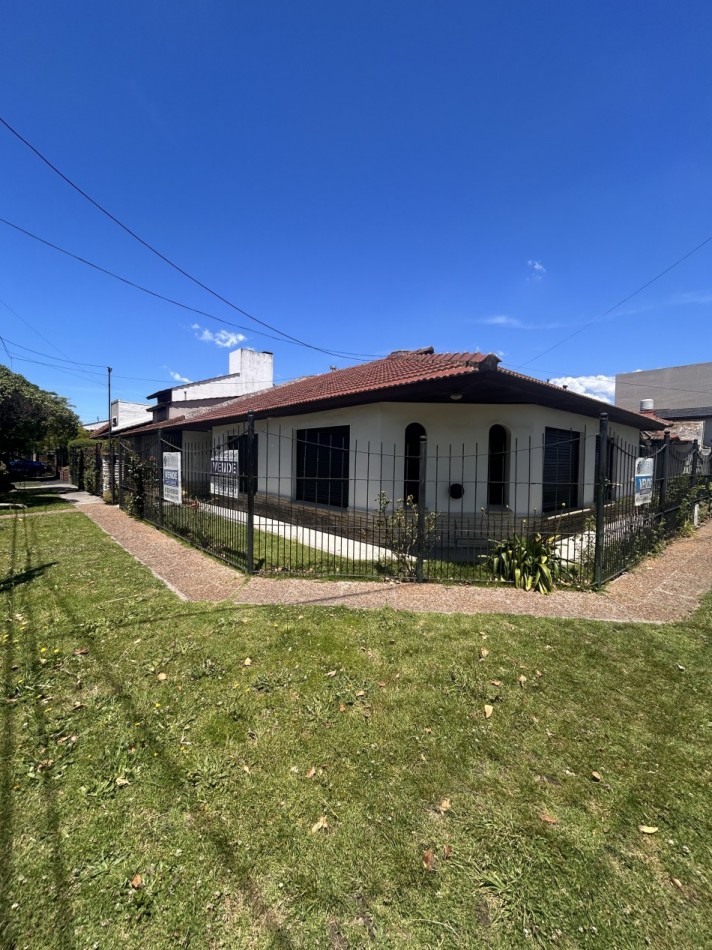 Venta casa de 3 ambientes con dependencia en Cataluña y Torres de Vera y Aragon