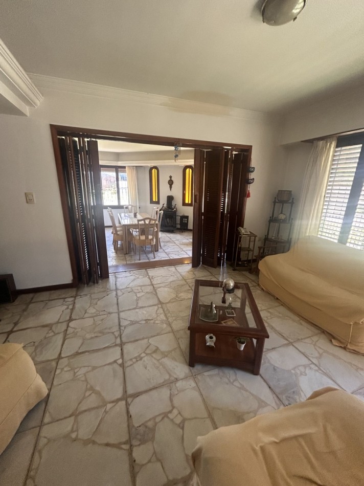 Venta casa de 3 ambientes con dependencia en Cataluña y Torres de Vera y Aragon