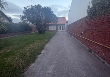 VENTA CASA DE 3 AMBIENTES EN NAPOLES AL 6600